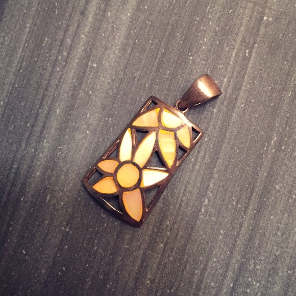 Jewelry - Yellow Sunflower/Flower Necklace Charm 🌻